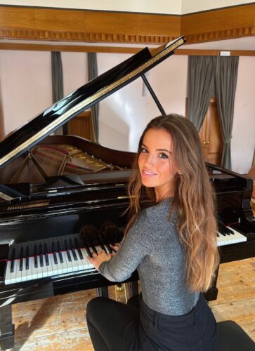 Benini Virginia Pianista